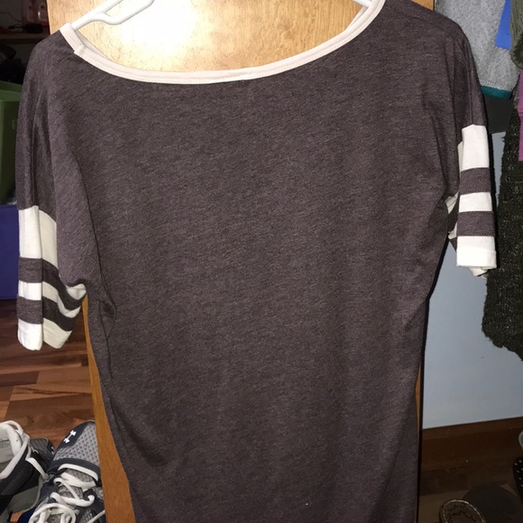 Simple T - Picture 3 of 5